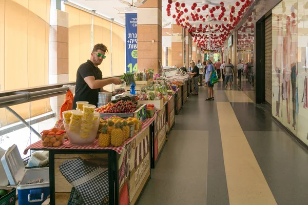 Centrum handlowe nowoczesny open air w Izraelu — Zdjęcie stockowe