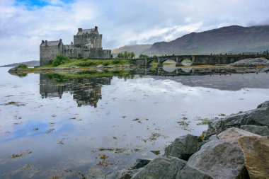 Eliean Donan Kalesi ve Loch Duich İskoçya Highlands