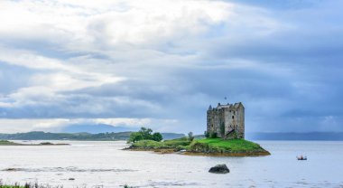 Castle Stalker Loch Linnhe, İskoçya'da küçük bir adada