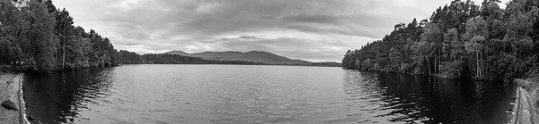 Loch Garten i Cairngorms nationalpark, Skottland — Stockfoto