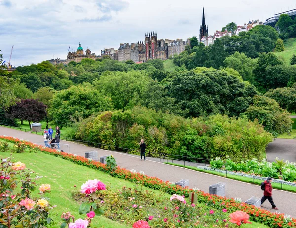 Edinburgh Castle ve Prenses bahçeleri — Stok fotoğraf