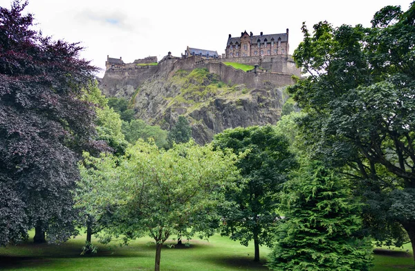 Edinburgh Castle ve Prenses bahçeleri