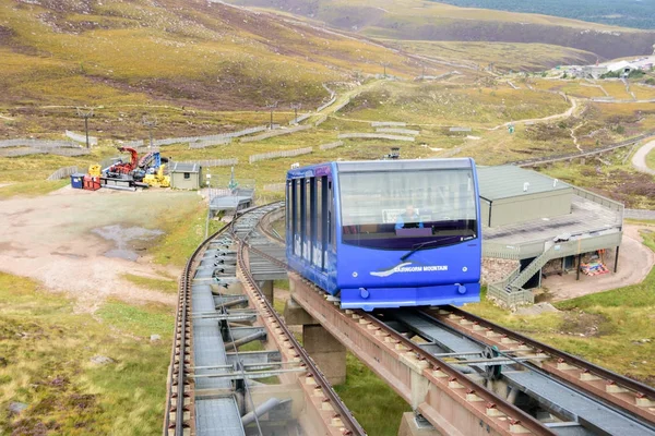 Lanová dráha vlaku v národním parku Cairngorm — Stock fotografie