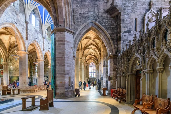 Interior de la Catedral de St. Giles en Edimburgo, Escocia — Foto de Stock