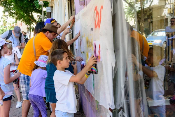 Taller de graffiti para niños y padres en Tel Aviv — Foto de Stock