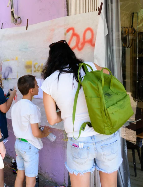 Graffiti workshop for children and parents in Tel Aviv — Stock Photo, Image