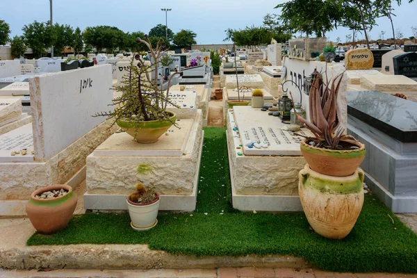 Tel Aviv Ktz 2019 Nowoczesne Nagrobki Cmentarzu Żydowskim Izraelu Obrzeżach — Zdjęcie stockowe