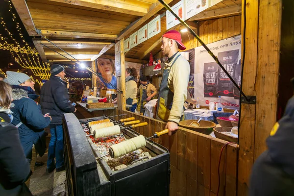 Budapest Dec 2019 Preparação Tradicional Kiortosh Húngaro Carvão Vegetal Nos — Fotografia de Stock