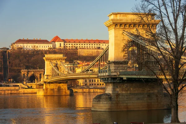 Budapest Dic 2019 Puente Cadena Szchenyi Castillo Buda Edificio Del —  Fotos de Stock