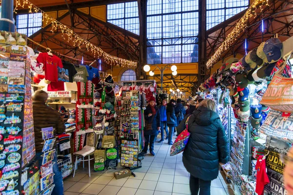 Budapest Dec 2019 Människor Som Njuter Den Färgglada Stora Marknaden — Stockfoto