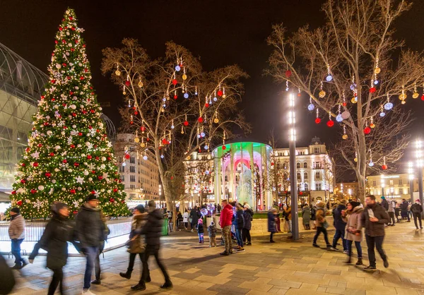 Budapest Dicembre 2019 Persone Famiglie Che Godono Colorate Famose Maeket — Foto Stock