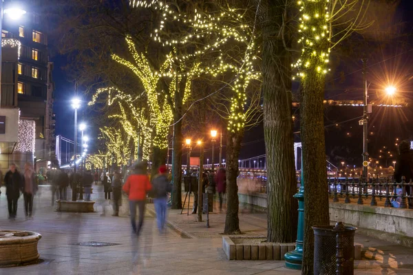 Budapest Dec 2019 Feestelijke Oudejaarsavond Een Versierde Boulevard Aan Rand — Stockfoto