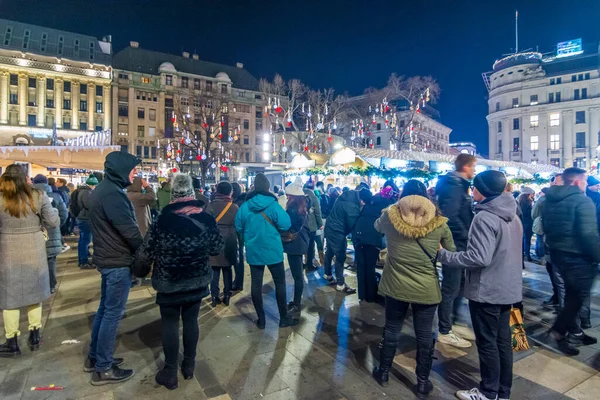 Budapest Dec 2019 Mensen Vieren Een Plein Oudejaarsavond Boedapest Hongarije — Stockfoto