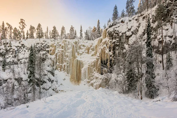 Zamrożone Wodospady Laponii Północno Zachodniej Finlandii Skandynawii — Zdjęcie stockowe