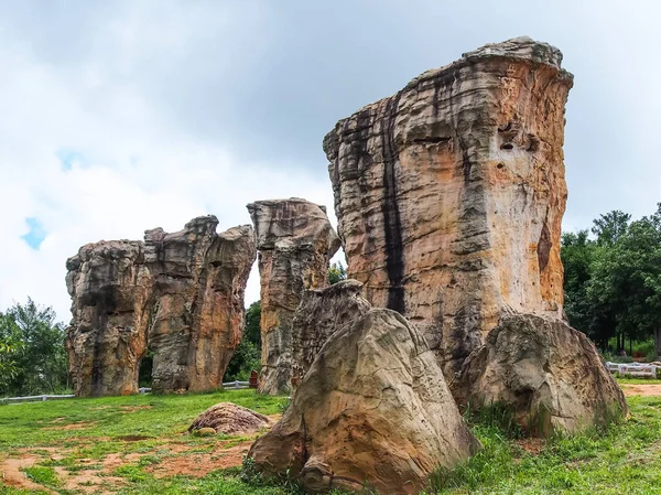 Renkli Stonehenge. Phulandka Milli Parkı, Tayland