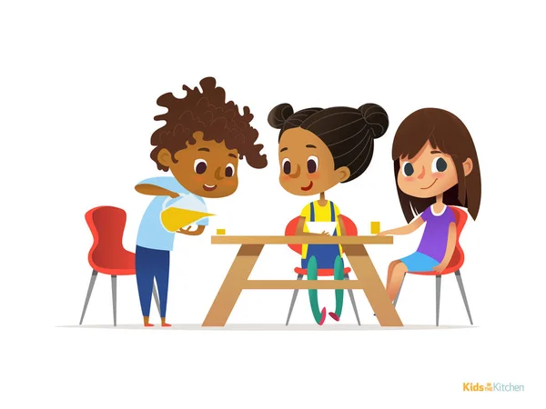 Miúdos felizes a tomar o pequeno-almoço sozinhos. Duas meninas comendo refeições matinais na mesa e menino derramando bebida em vidro. Conceito de nutrição infantil. Ilustração vetorial para banner, cartaz, site, folheto . —  Vetores de Stock