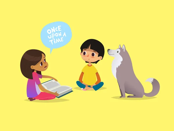 可爱的小女孩坐在地板上, 告诉她的朋友和宠物狗童话。孩子们在读童话书。儿童教育活动的概念。海报的卡通矢量插图. — 图库矢量图片