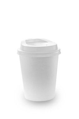 Kağıt kahve fincanı izole mockup için beyaz arka plan üzerinde boş