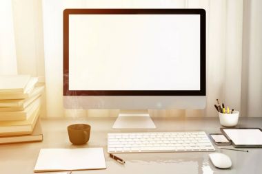 Workpark ile boş beyaz bilgisayar perde, kahve fincanı, görünümünü ön ve ev çalışmalarında yaptırın. «««Alay, sıcak ses yukarıya. 3D render