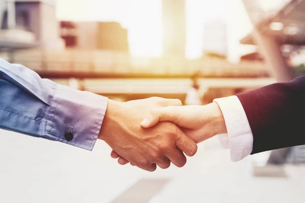 Successful business people handshaking closing a deal ,business team partnership concept — Stock Photo, Image