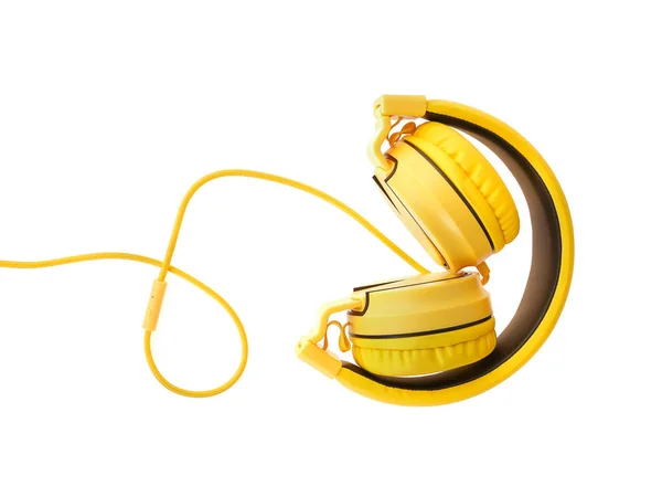 Žluté sluchátka nebo sluchátka počítače izolovaných na bílém pozadí — Stock fotografie