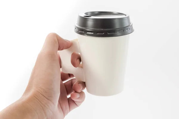 Макет кофе бумажная чашка, рука держа кофе бумажная чашка изолировать — стоковое фото
