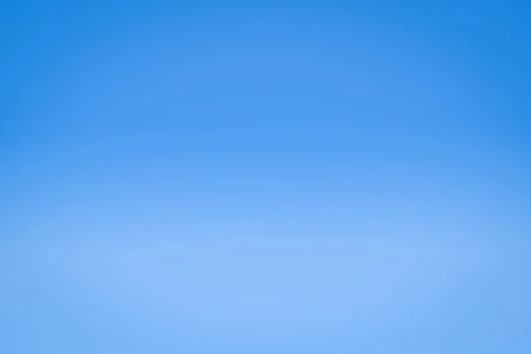 Прозоре блакитне небо без хмар для фону для природи — стокове фото