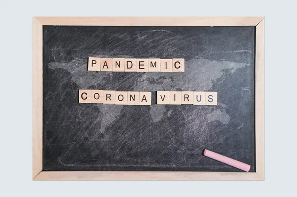 Pandemische Corona Virus Woord Geschreven Hout Blok Zwart Bord Met — Stockfoto