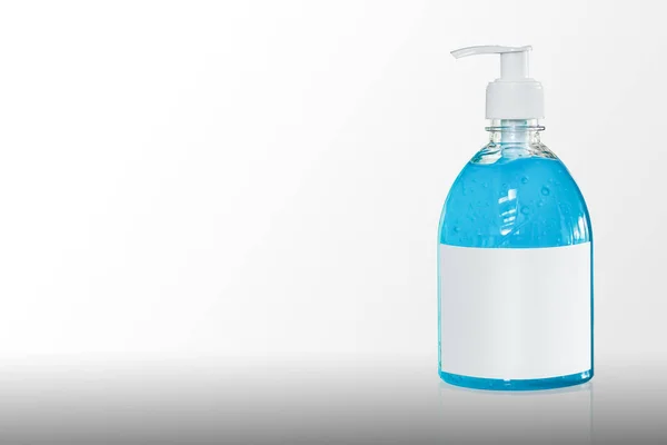 含空白色可调的酒精凝胶瓶泵 用于在白色背景上添加标识模拟手洗涤剂隔离剪切路径 用于模拟 — 图库照片