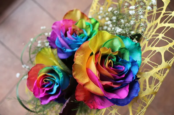 Τριαντάφυλλα Rainbow Πολύχρωμα Λουλούδια Μπουκέτο Φωτογραφία Αρχείου
