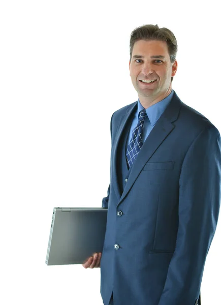 Resor affärsman står med laptop — Stockfoto