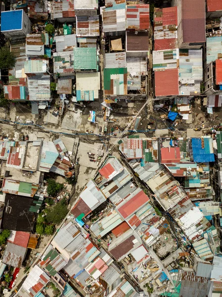 Vista Superior Uma Favela Com Passagens Estreitas Telhados Metal Ondulado — Fotografia de Stock