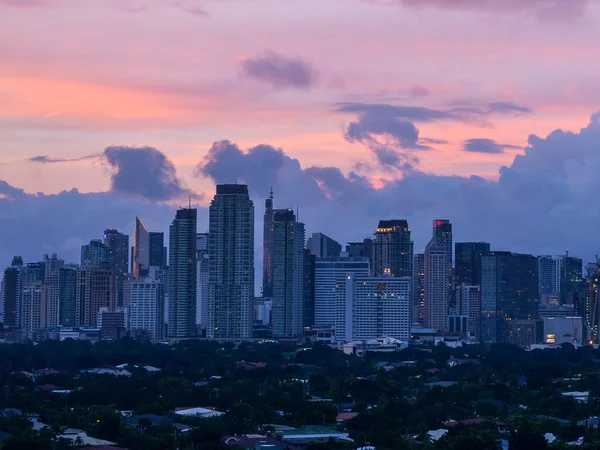 Makati Metro Manila Filipinas Tarde Skyline Con Cielo Nubes Dramáticas — Foto de Stock