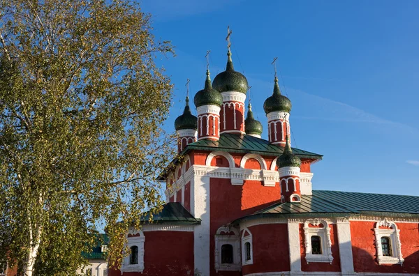 スモレンスク アイコン聖母の母のウグリチ、ロシアの寺 — ストック写真