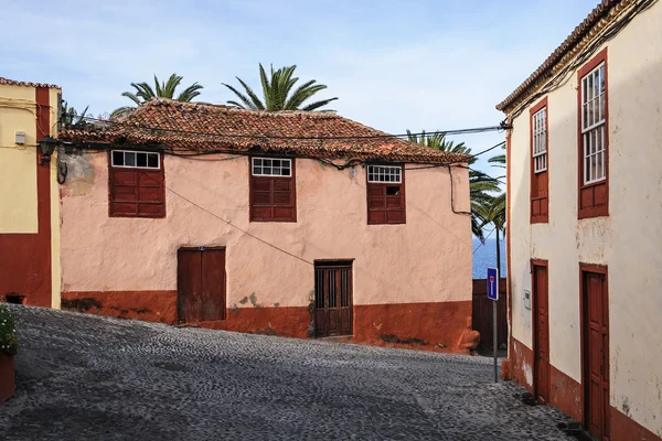Slepé ulice vesnice na pobřeží La Palma, Kanárské ostrovy, Španělsko — Stock fotografie