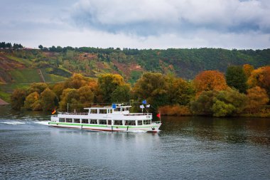 Zevk tekne Güz, Almanya Moselle Nehri üzerinde