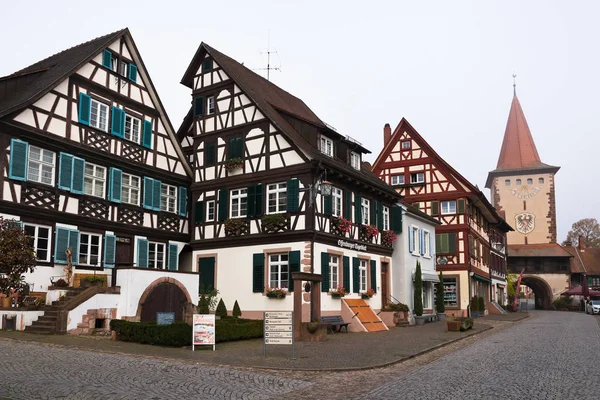 GENGENBACH, BADEN_WURTTEMBERG/ GERMANY - OCTOBER 30, 2016: Medieval town centre with characteristic half-timbered houses — Stock Photo, Image