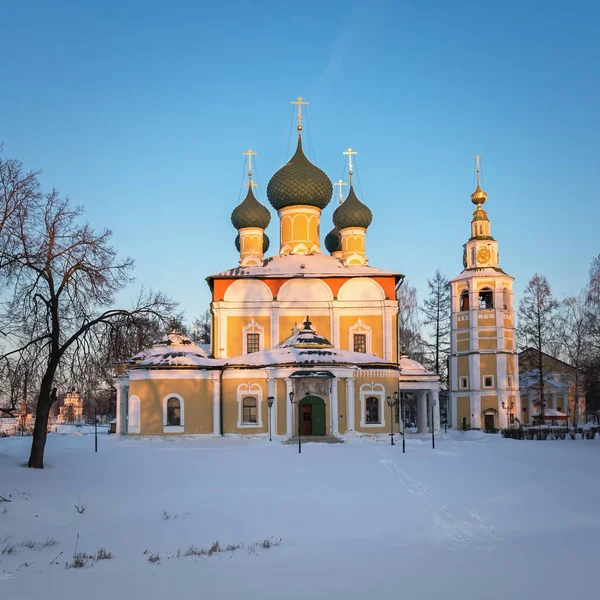 Transfiguración Catedral del Kremlin de Uglich en la noche de invierno, Rusia — Foto de Stock