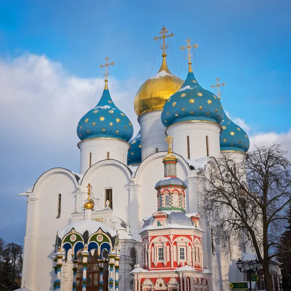 Mariä-Himmelfahrt-Kathedrale der Dreifaltigkeitslavra des Hl. Sergius in sergiev posad, Russland — Stockfoto