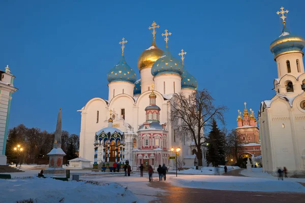 Kış akşamları Trinity Lavra of St Sergius, Rusya Federasyonu