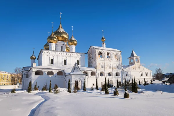 Uglich diriliş manastır görünümünde kış, Rusya Federasyonu