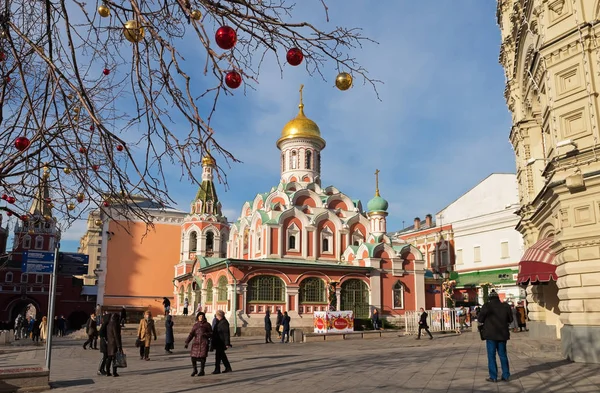 Moskwa/Rosja - 16 lutego 2017: Widok zmian Kazański widziany od Placu Czerwonego w Moskwie w zimowe dni festiwalu, Rosja — Zdjęcie stockowe