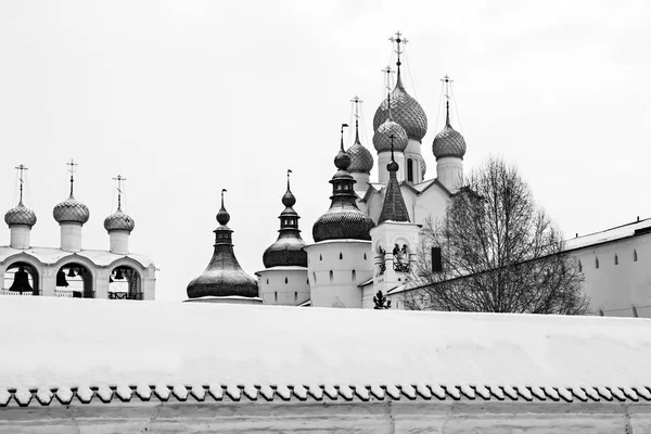 Rostov Kremlin kuleleri ve duvar kışın, Rusya Federasyonu