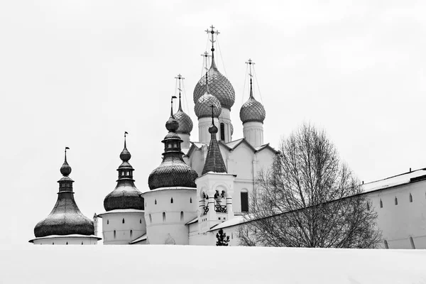 Kopule věže Rostov Kreml v zimě, Rusko — Stock fotografie