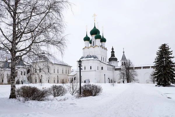 Uvnitř Kremlu Rostov v zimě, Rusko — Stock fotografie