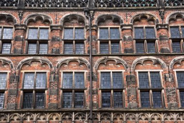 Brink Meydanı, Deventer merkezinde tarihi binada De Waag yan görünüm 