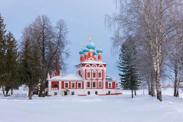 Tsarevich 梅德韦杰夫教会在 Uglich 克里姆林宫的血液在冬天, 俄罗斯 — 图库照片