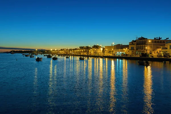 Το ψαροχώρι του Santa Lucia de Tavira στο φως το βράδυ, Πορτογαλία — Φωτογραφία Αρχείου