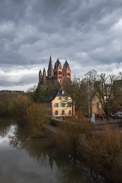 Vue de la cathédrale du Limbourg depuis le pont de Lahn, Allemagne — Photo
