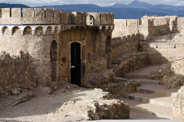 Las ruinas del antiguo castillo en Onda —  Fotos de Stock